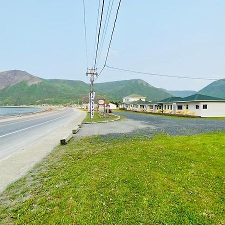 Chalets Bernatchez Mont Saint Pierre Bagian luar foto